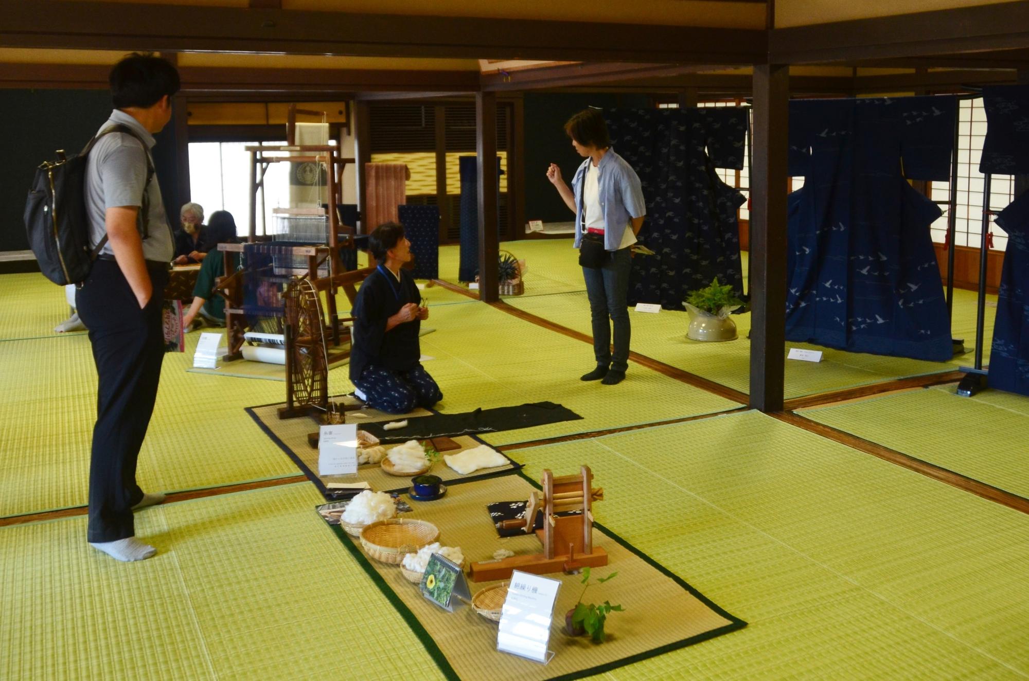 津山市の伝統工芸品「作州絣」。