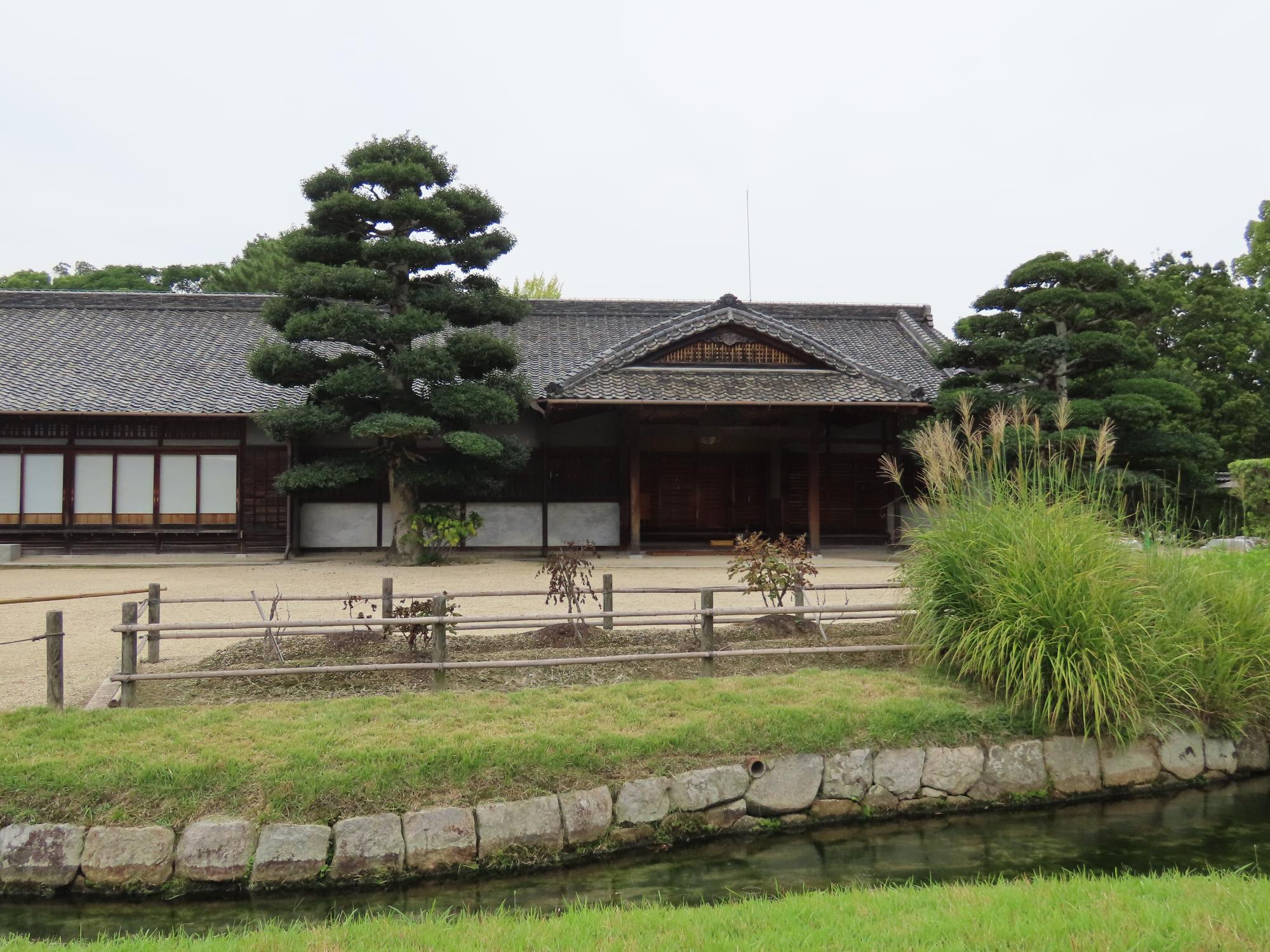 鶴鳴館
